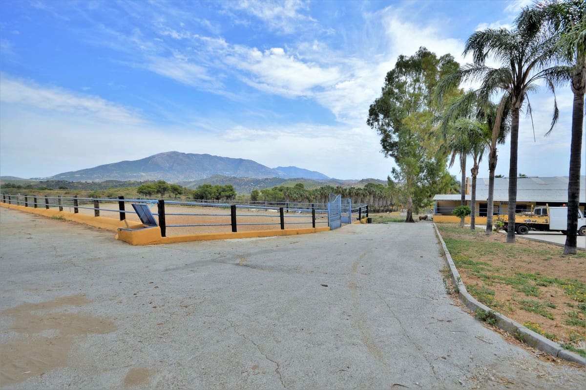 9 soverom Finca/Herregård til salgs i Mijas med svømmebasseng - € 3 150 000 (Ref: 8474956)