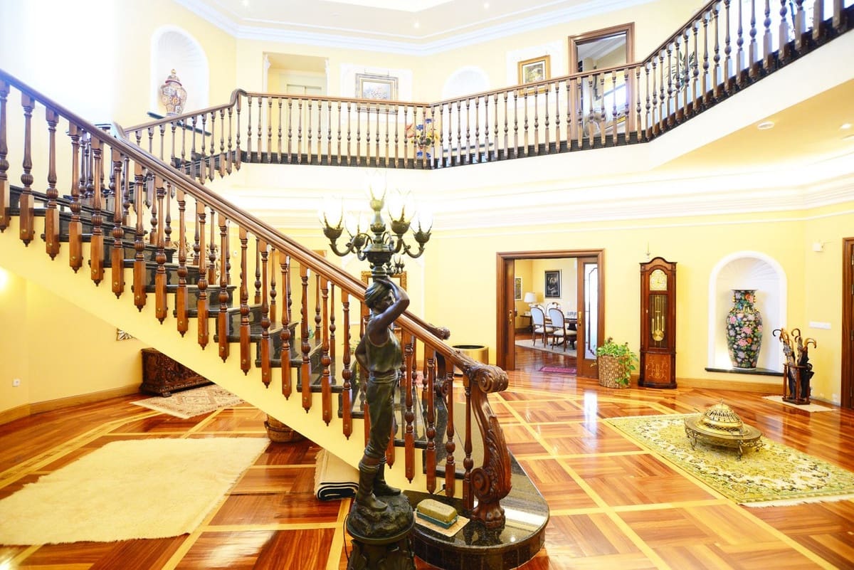 6 soverom Villa til salgs i Malaga by med svømmebasseng - € 3 150 000 (Ref: 8474966)