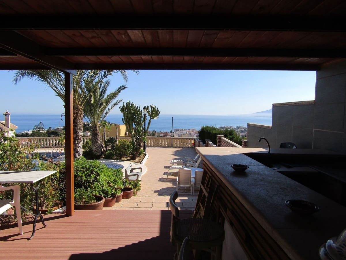 6 soverom Villa til salgs i Malaga by med svømmebasseng - € 3 150 000 (Ref: 8474966)