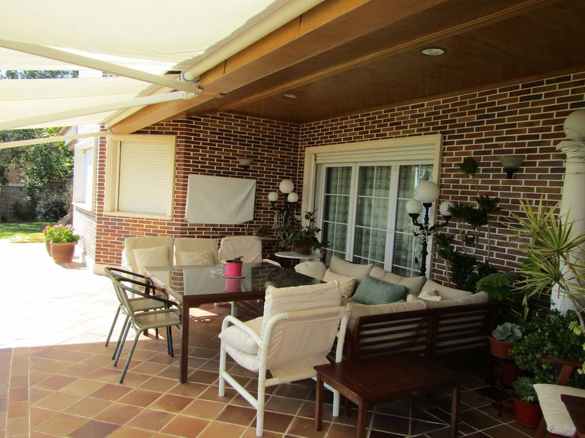 6 soverom Villa til salgs i Malaga by med svømmebasseng - € 3 150 000 (Ref: 8474966)