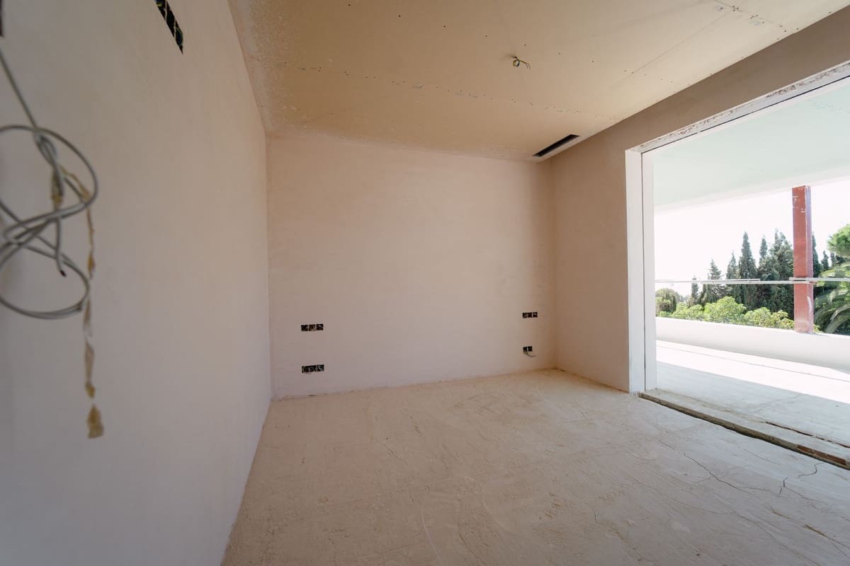 4 sypialnia Willa na sprzedaż w Las Chapas z basenem - 3 000 000 € (Ref: 8475004)