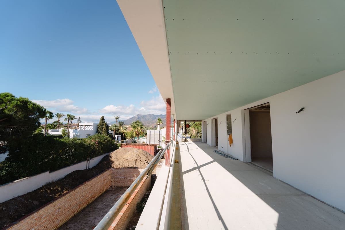 4 sypialnia Willa na sprzedaż w Las Chapas z basenem - 3 000 000 € (Ref: 8475004)