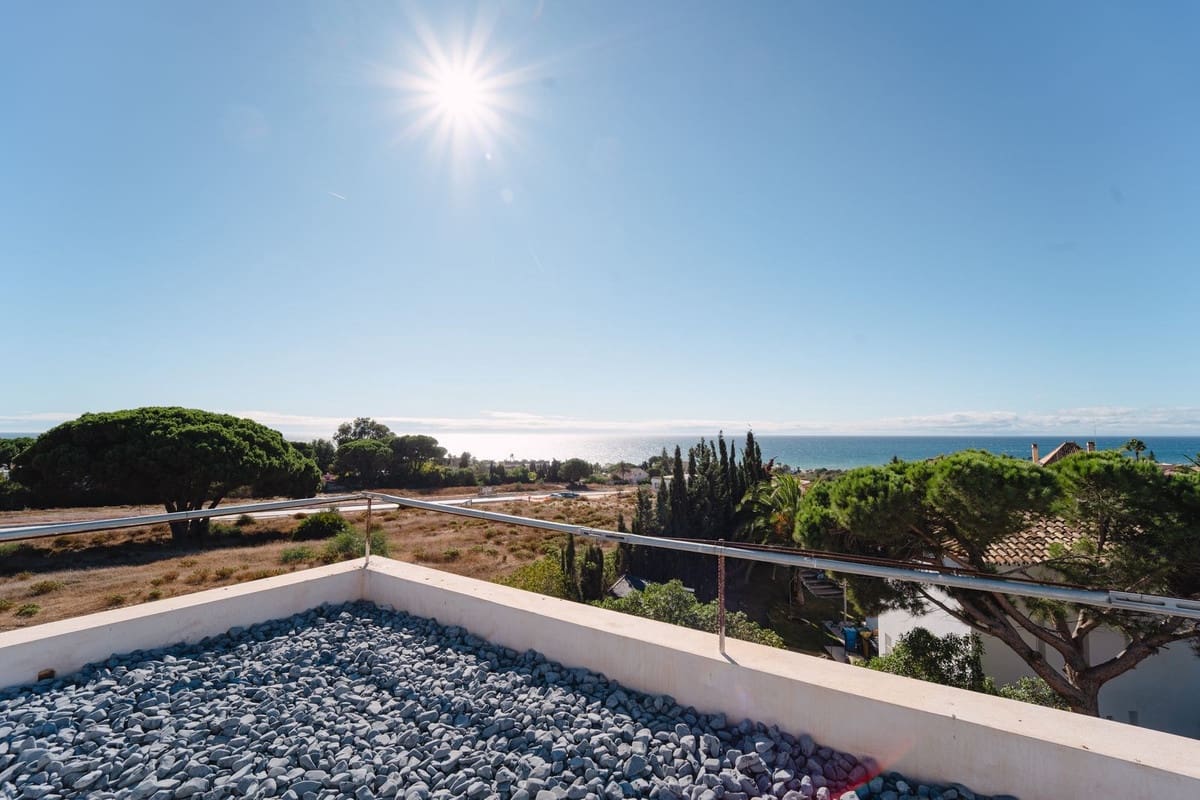 4 sypialnia Willa na sprzedaż w Las Chapas z basenem - 3 000 000 € (Ref: 8475004)