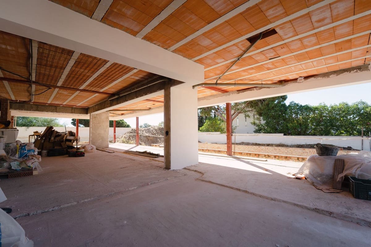 4 sypialnia Willa na sprzedaż w Las Chapas z basenem - 3 000 000 € (Ref: 8475004)