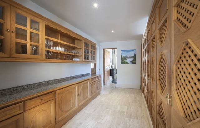 6 soveværelse Villa til salg i Sotogrande, San Roque med swimmingpool garage - € 4.700.000 (Ref: 8475030)