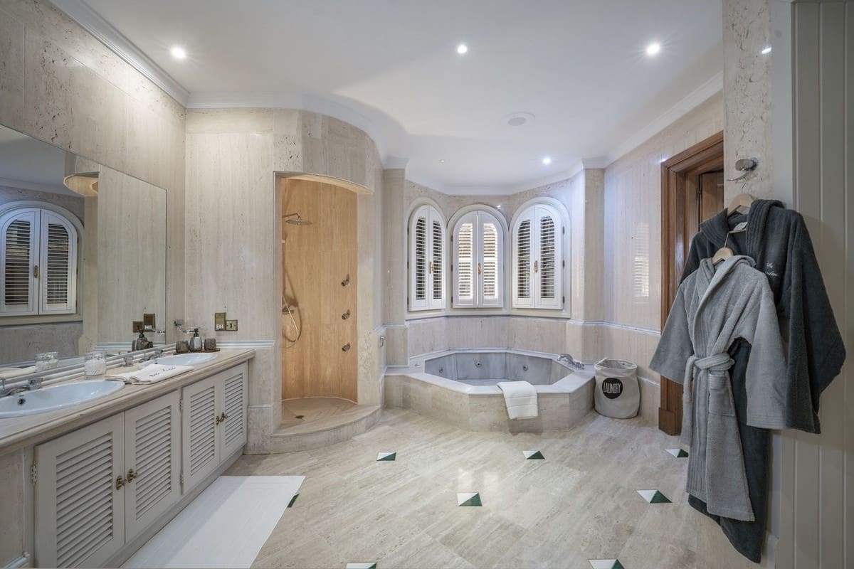 6 soveværelse Villa til salg i Sotogrande med swimmingpool garage - € 4.700.000 (Ref: 8475030)