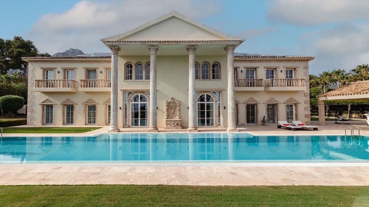 7 bedroom Villa for sale in Golden Mile with pool garage - € 24,000,000 (Ref: 8477731)