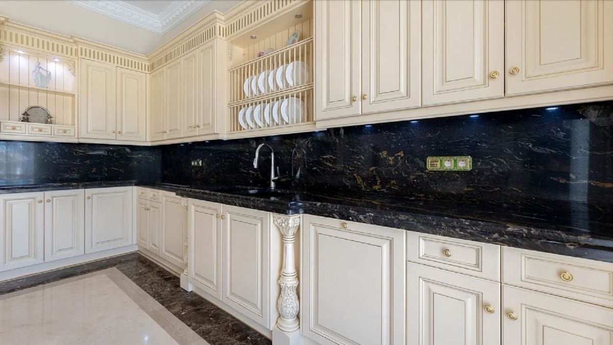 7 bedroom Villa for sale in Golden Mile with pool garage - € 24,000,000 (Ref: 8477731)