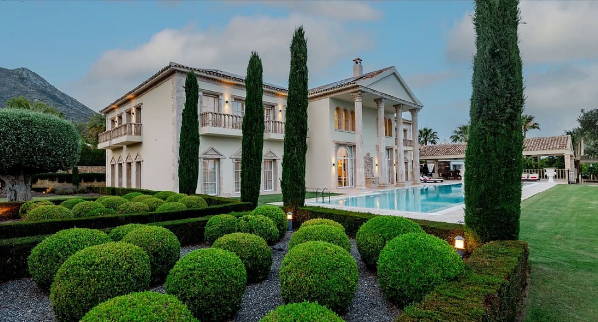 7 bedroom Villa for sale in Golden Mile with pool garage - € 24,000,000 (Ref: 8477731)