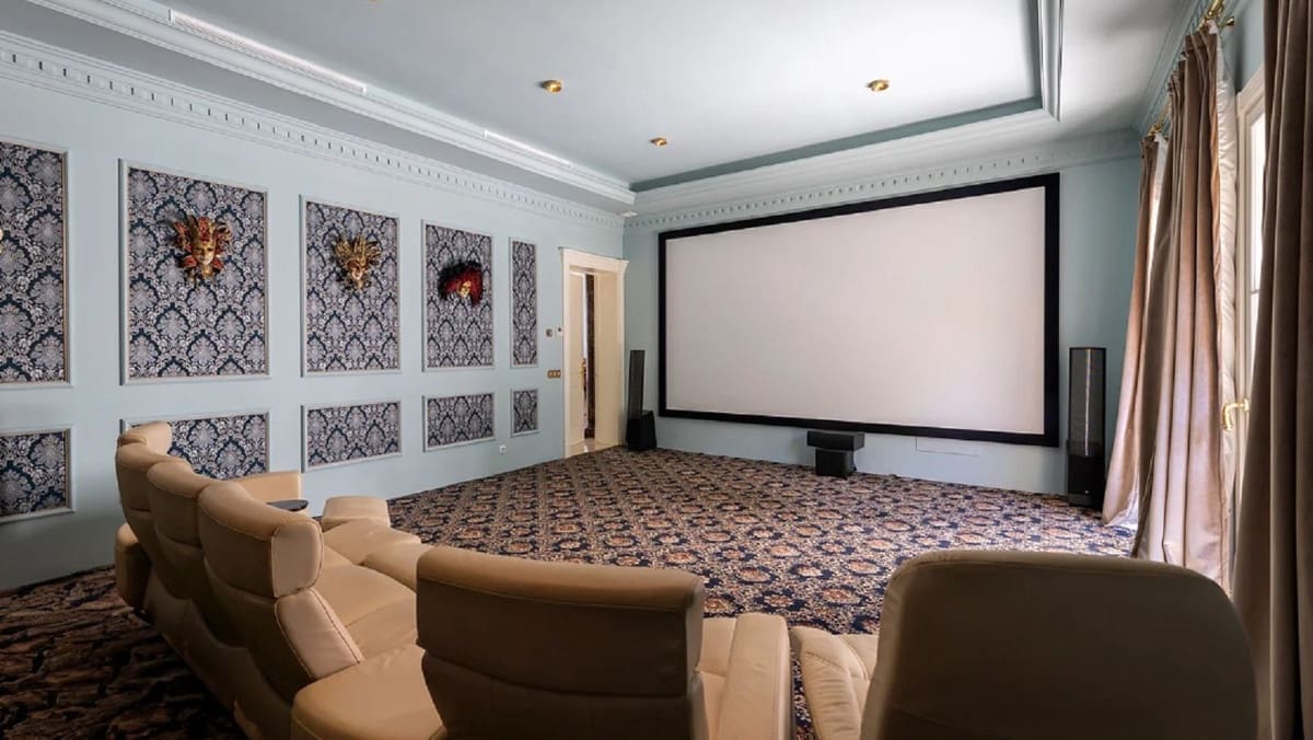 7 bedroom Villa for sale in Golden Mile with pool garage - € 24,000,000 (Ref: 8477731)