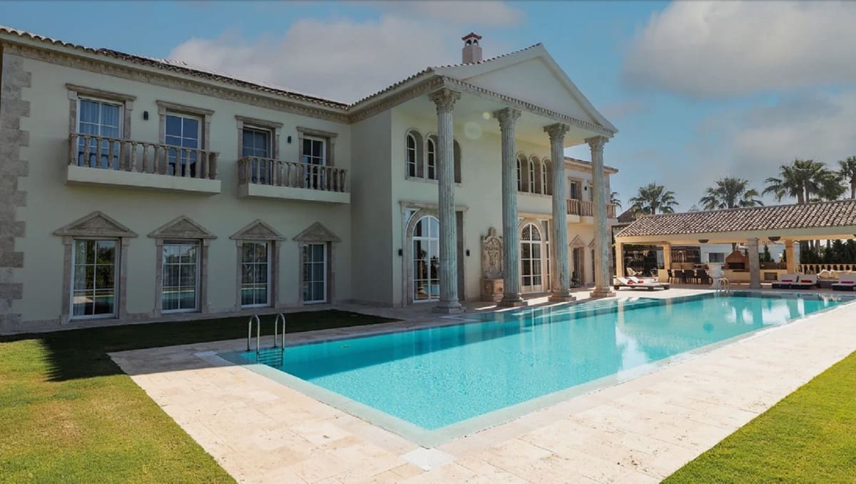 7 bedroom Villa for sale in Golden Mile with pool garage - € 24,000,000 (Ref: 8477731)