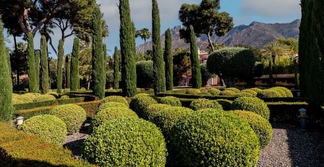 7 bedroom Villa for sale in Sierra Blanca, Marbella with pool garage - € 24,000,000 (Ref: 8477731)