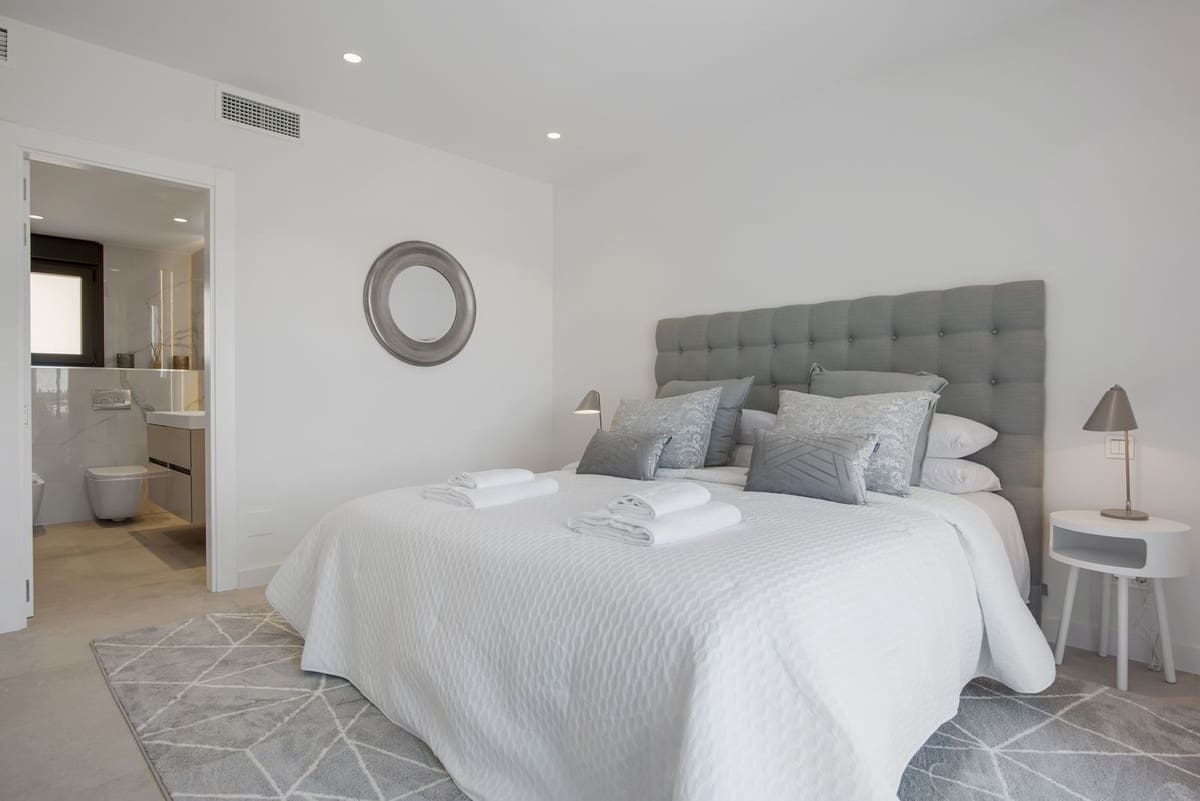 5 bedroom Villa for sale in Los Flamingos with pool garage - € 3,495,000 (Ref: 8485153)