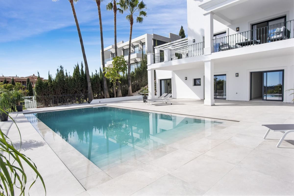 5 bedroom Villa for sale in Los Flamingos with pool garage - € 3,495,000 (Ref: 8485153)