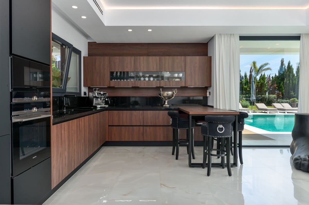 4 soverom Villa til salgs i Manilva med svømmebasseng garasje - € 3 450 000 (Ref: 8488760)