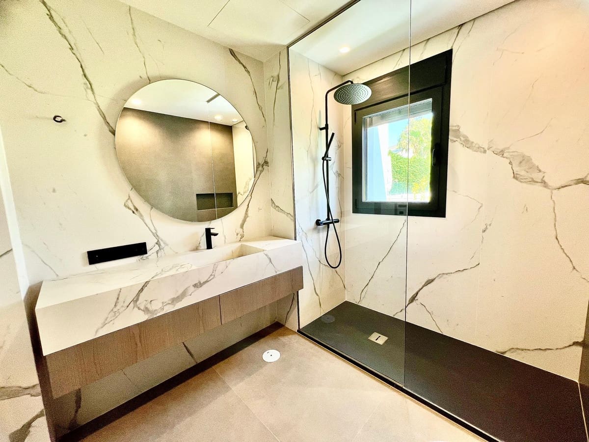 4 slaapkamer Villa te koop in Marbella met zwembad - € 3.899.000 (Ref: 8514238)