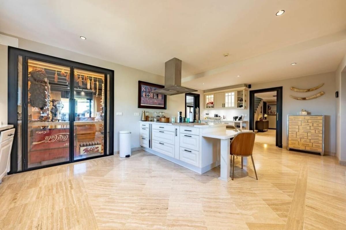 4 sypialnia Penthouse na sprzedaż w Golden Mile z basenem garażem - 4 250 000 € (Ref: 8514315)