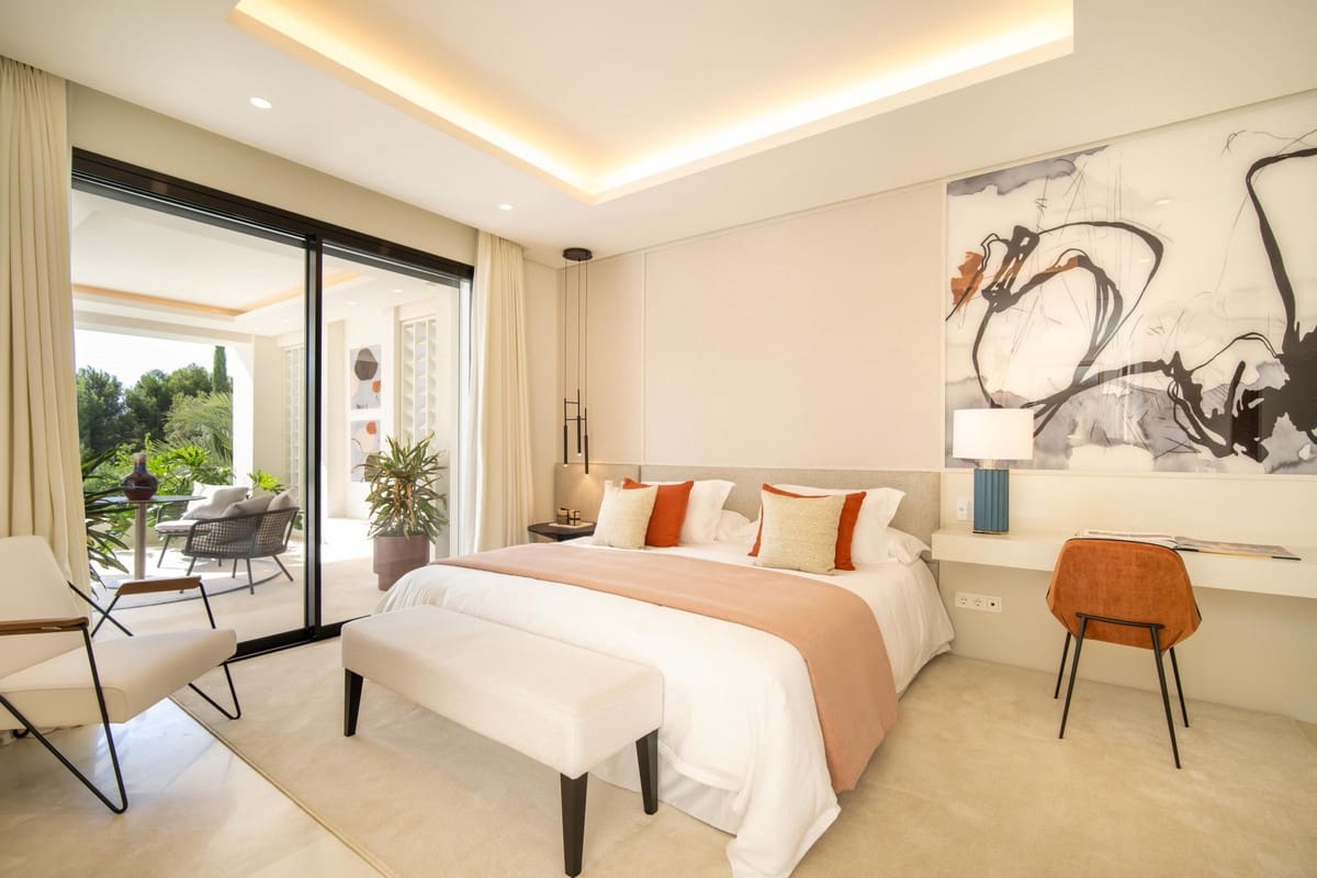 5 bedroom Villa for sale in Golden Mile with pool - € 12,950,000 (Ref: 8514317)