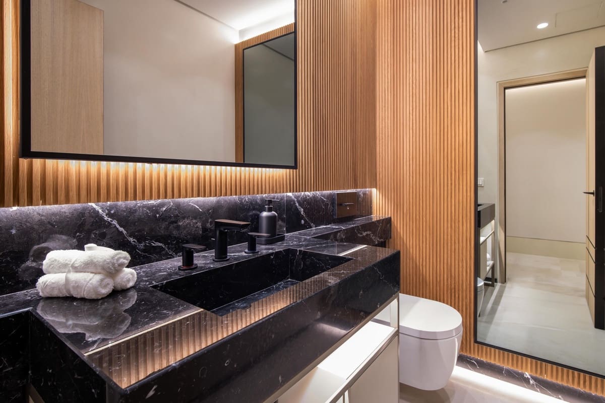 5 bedroom Villa for sale in Golden Mile with pool - € 12,950,000 (Ref: 8514317)