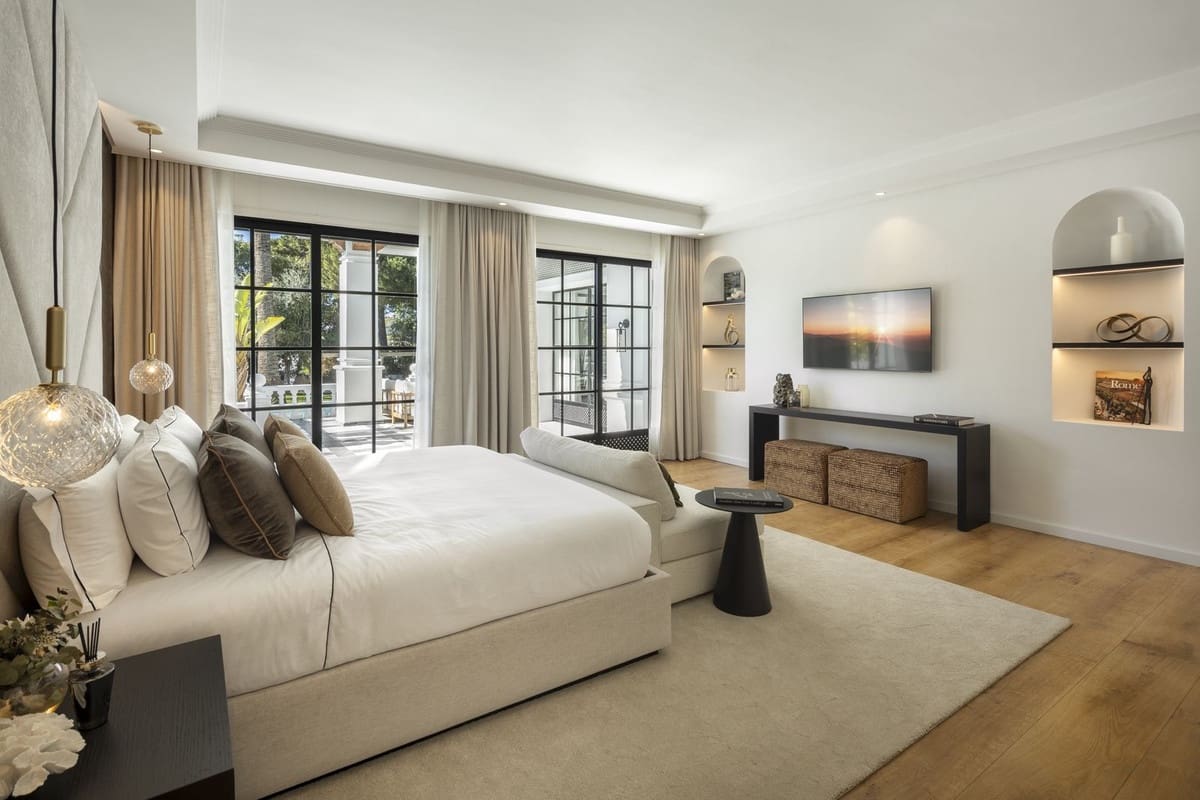 12 camera da letto Villa in vendita in Nueva Andalucia con piscina garage - 10.850.000 € (Rif: 8514327)