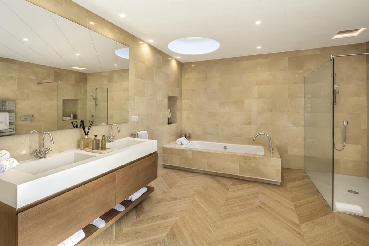 12 chambre Villa/Maison à vendre à Aloha Golf avec piscine - 10 850 000 € (Ref: 8514340)