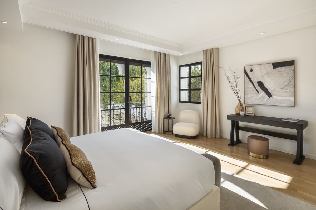 12 chambre Villa/Maison à vendre à Aloha Golf avec piscine - 10 850 000 € (Ref: 8514340)