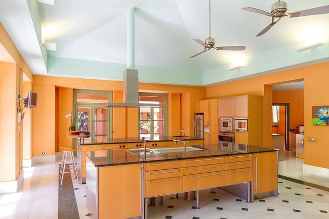 6 bedroom Villa for sale in Sotogrande Alto, San Roque with pool garage - € 5,950,000 (Ref: 8529424)