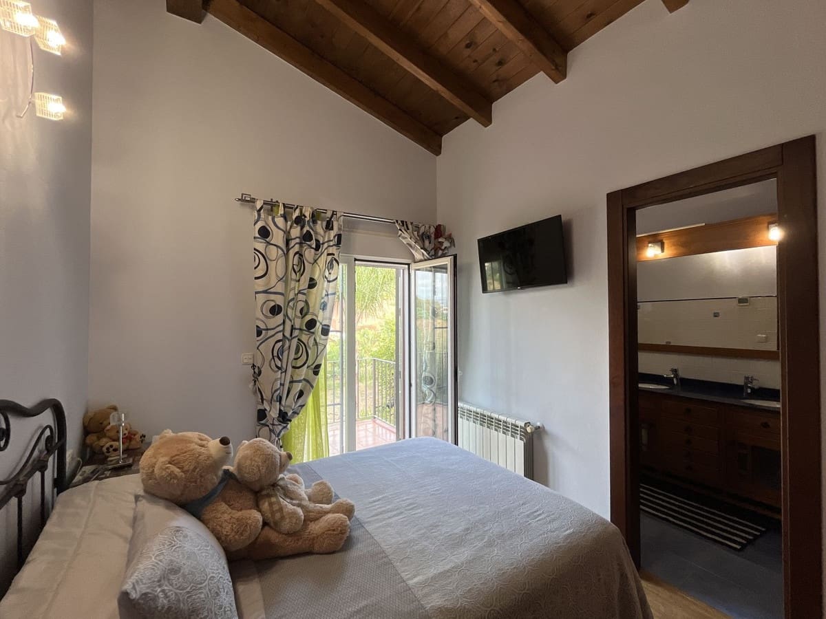 6 soveværelse Finca/Landehus til salg i Coin med swimmingpool - € 3.640.000 (Ref: 8529425)