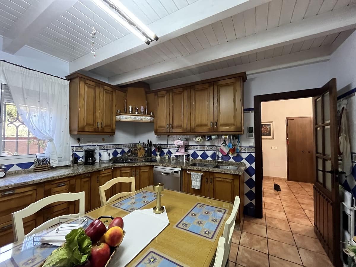 6 soveværelse Finca/Landehus til salg i Coin med swimmingpool - € 3.640.000 (Ref: 8529425)