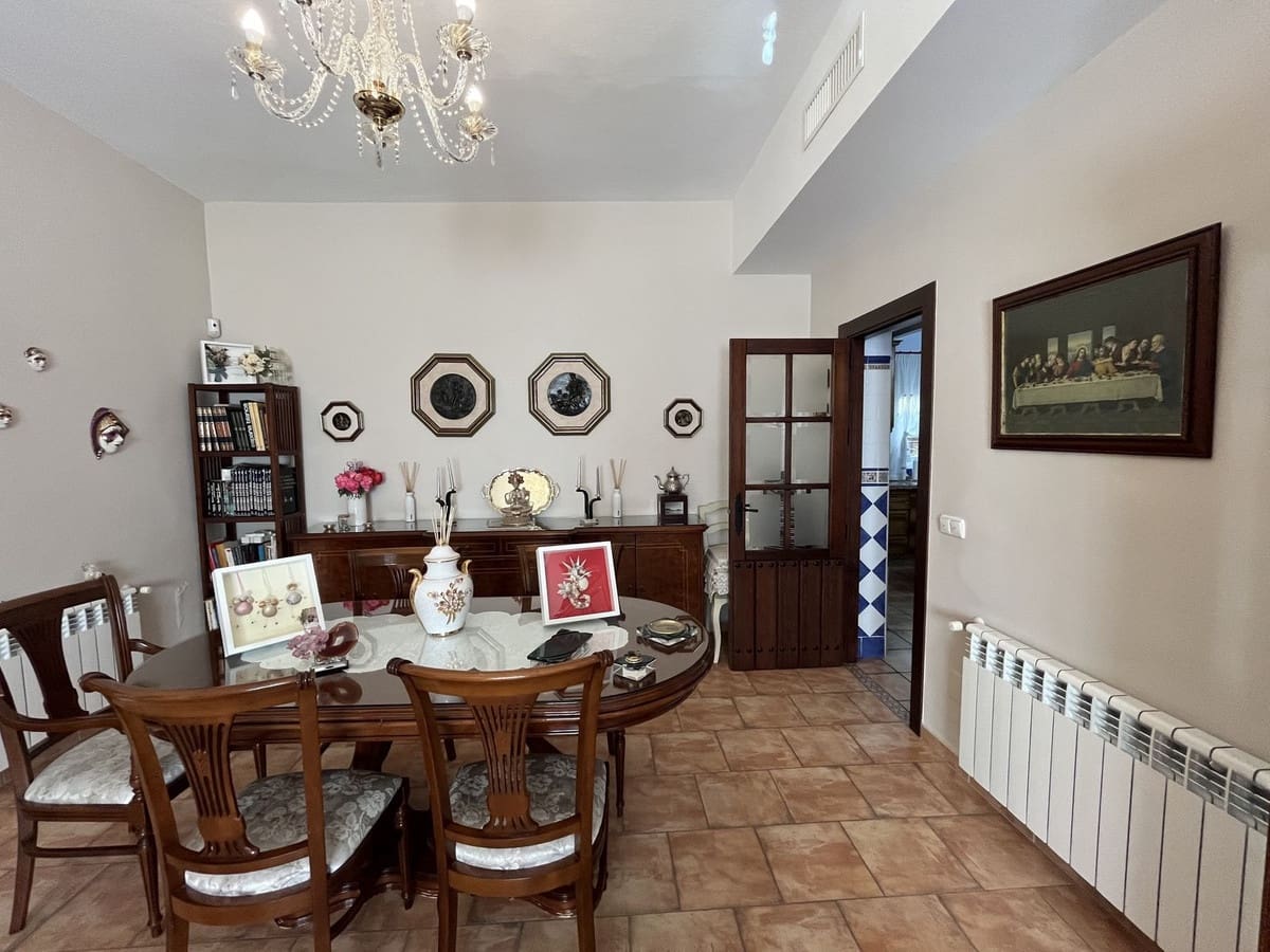 6 soveværelse Finca/Landehus til salg i Coin med swimmingpool - € 3.640.000 (Ref: 8529425)