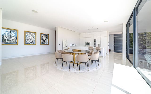 6 quarto Moradia para venda em Las Brisas, Marbella com piscina garagem - 4 700 000 € (Ref: 8529434)