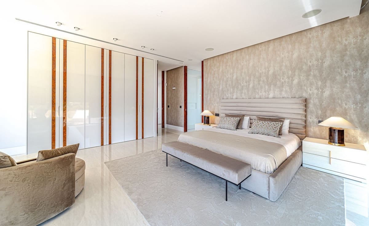 6 sypialnia Willa na sprzedaż w Nueva Andalucia z basenem garażem - 4 700 000 € (Ref: 8529434)