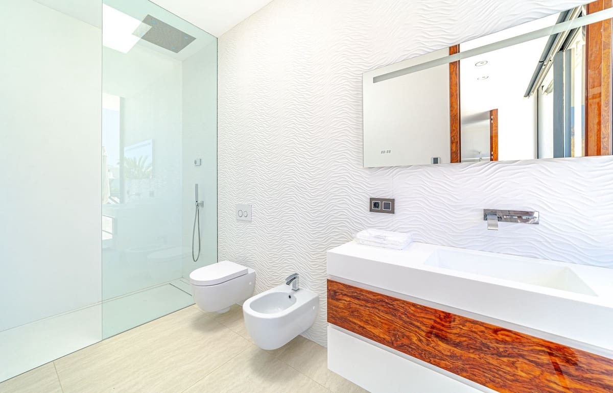 6 sypialnia Willa na sprzedaż w Nueva Andalucia z basenem garażem - 4 700 000 € (Ref: 8529434)