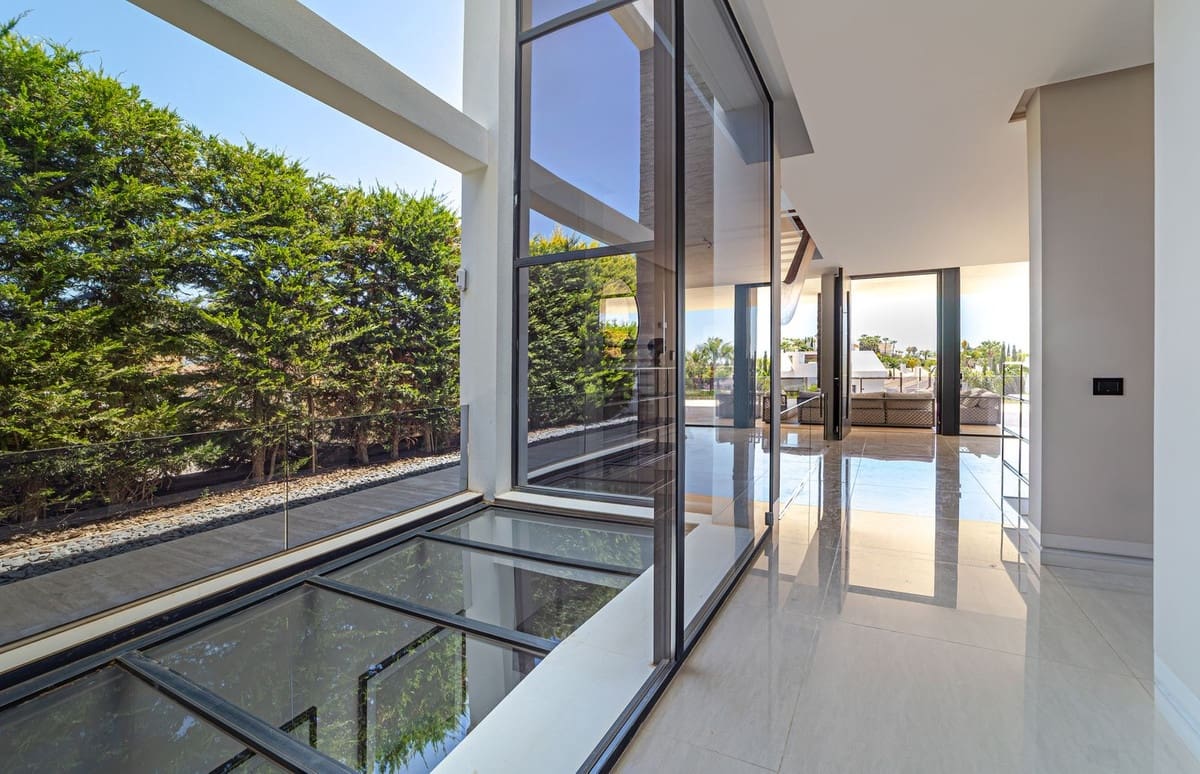 6 sypialnia Willa na sprzedaż w Nueva Andalucia z basenem garażem - 4 700 000 € (Ref: 8529434)