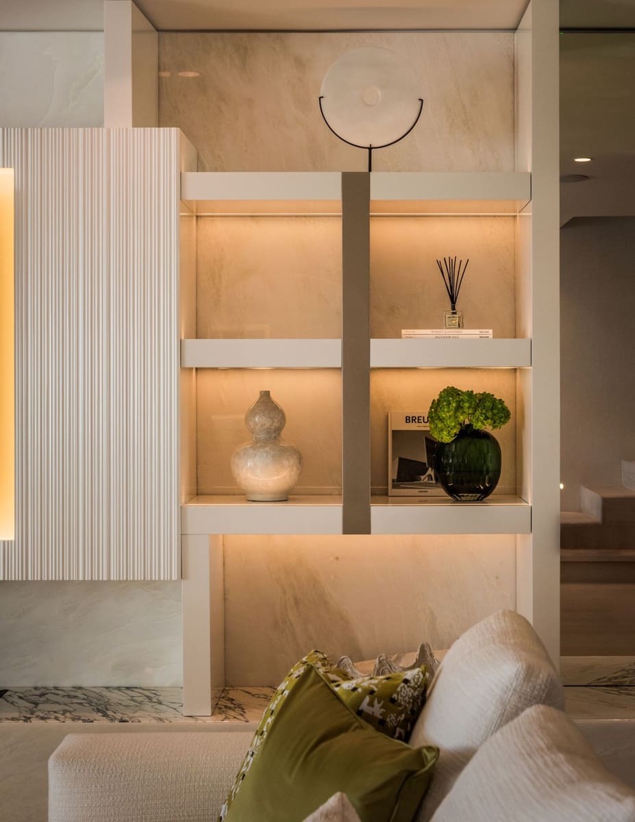 4 soveværelse Studio til salg i Golden Mile med swimmingpool garage - € 10.900.000 (Ref: 8529439)