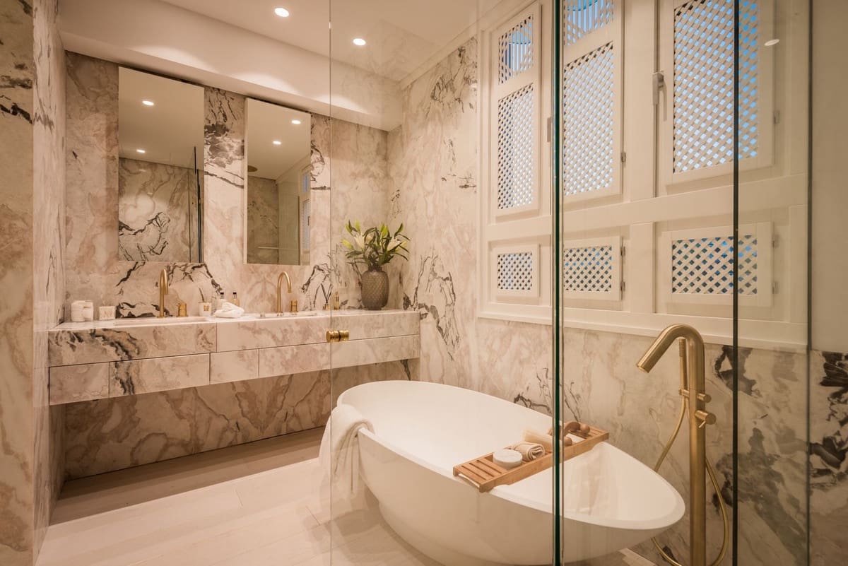 4 soveværelse Studio til salg i Golden Mile med swimmingpool garage - € 10.900.000 (Ref: 8529439)