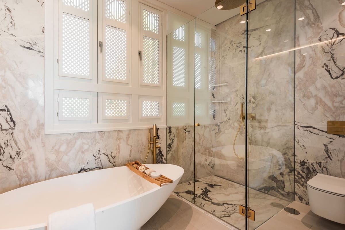 4 soveværelse Studio til salg i Golden Mile med swimmingpool garage - € 10.900.000 (Ref: 8529439)