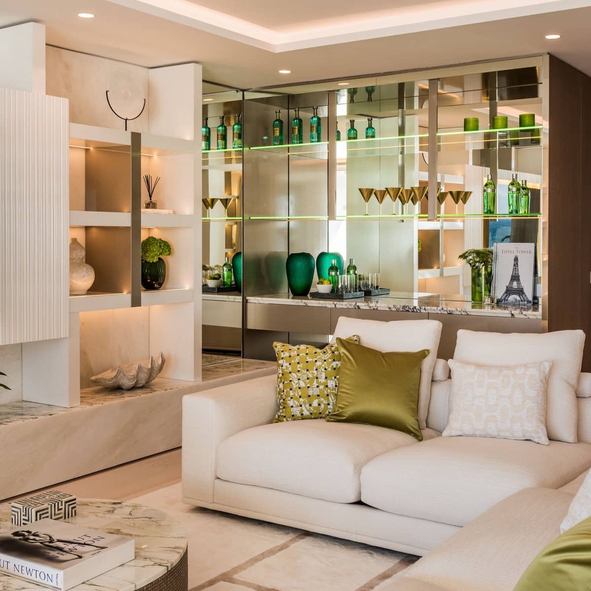 4 soveværelse Studio til salg i Golden Mile med swimmingpool garage - € 10.900.000 (Ref: 8529439)