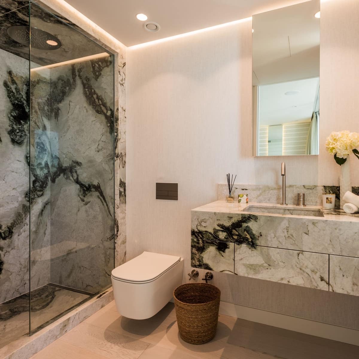 4 soveværelse Studio til salg i Golden Mile med swimmingpool garage - € 10.900.000 (Ref: 8529439)