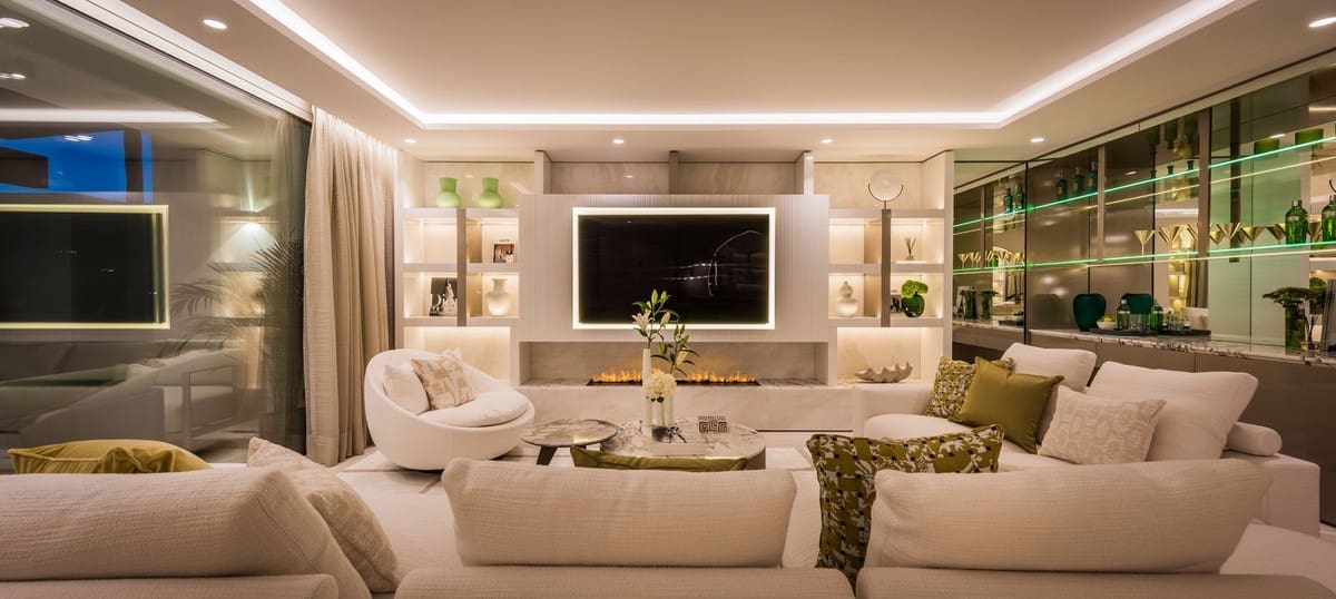 4 soveværelse Studio til salg i Golden Mile med swimmingpool garage - € 10.900.000 (Ref: 8529439)