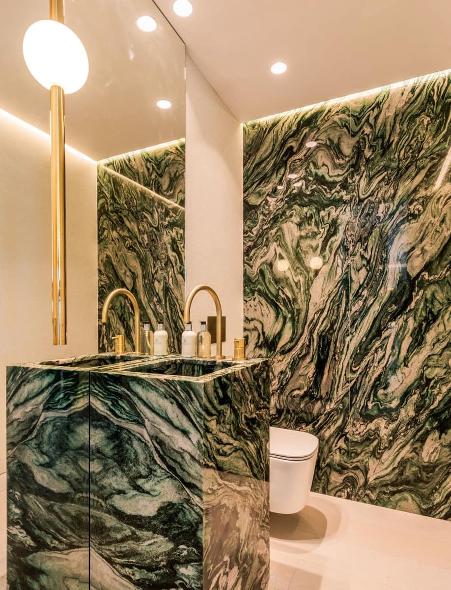 4 soveværelse Studio til salg i Golden Mile med swimmingpool garage - € 10.900.000 (Ref: 8529439)