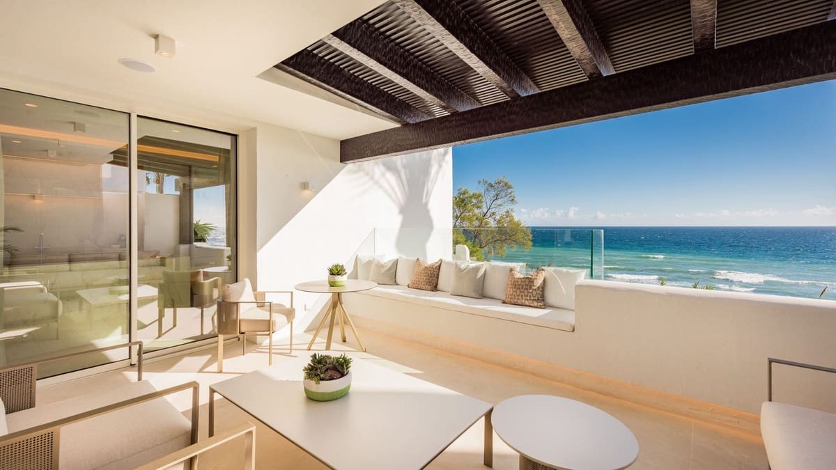 4 soveværelse Studio til salg i Golden Mile med swimmingpool garage - € 10.900.000 (Ref: 8529439)