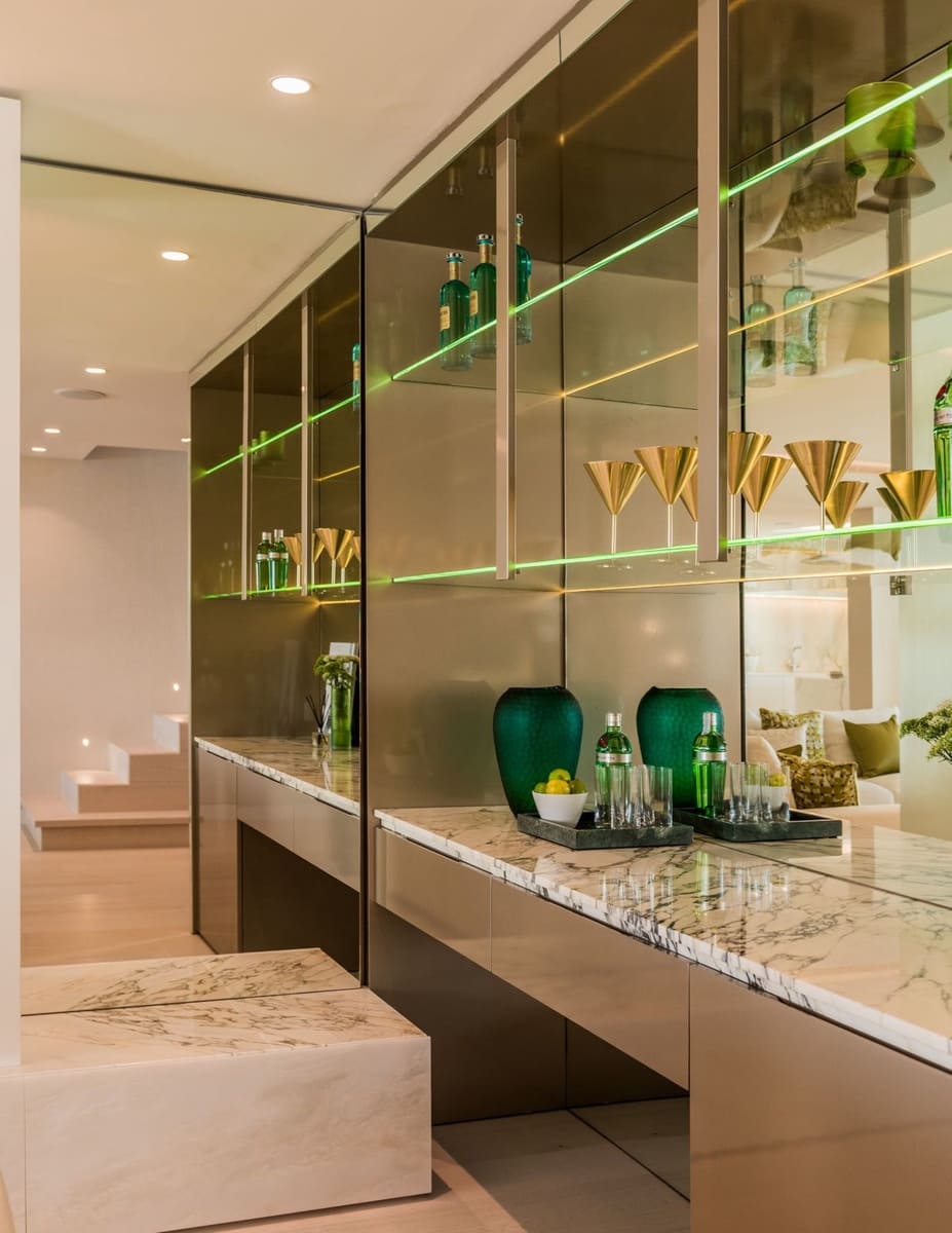 4 soveværelse Studio til salg i Golden Mile med swimmingpool garage - € 10.900.000 (Ref: 8529439)