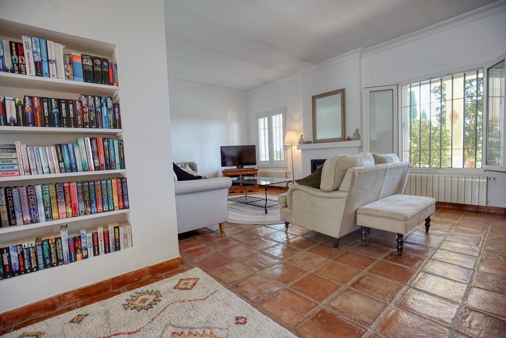 4 sypialnia Willa na sprzedaż w Sotogrande z basenem garażem - 1 200 000 € (Ref: 8529453)