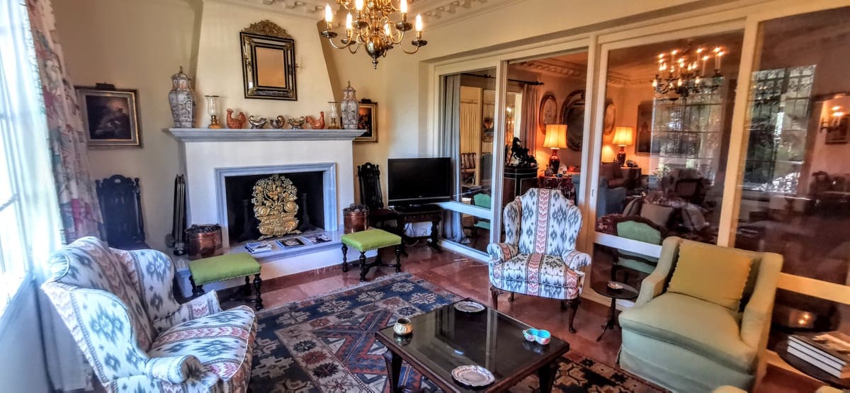 9 soverom Villa til salgs i Golden Mile med svømmebasseng garasje - € 10 500 000 (Ref: 8529540)