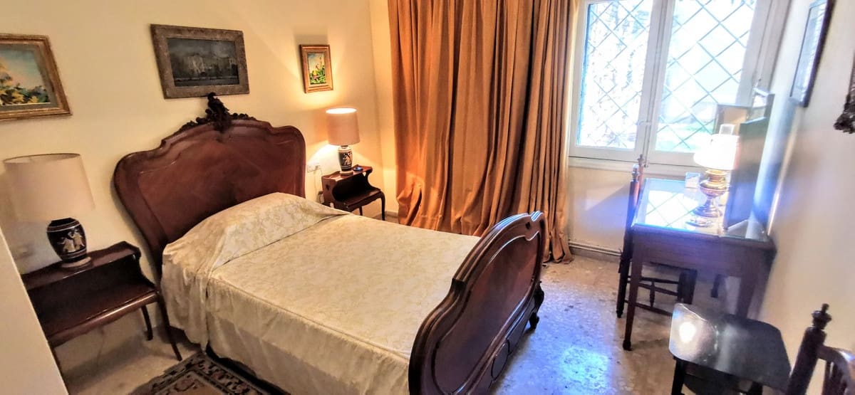 9 soverom Villa til salgs i Golden Mile med svømmebasseng garasje - € 10 500 000 (Ref: 8529540)