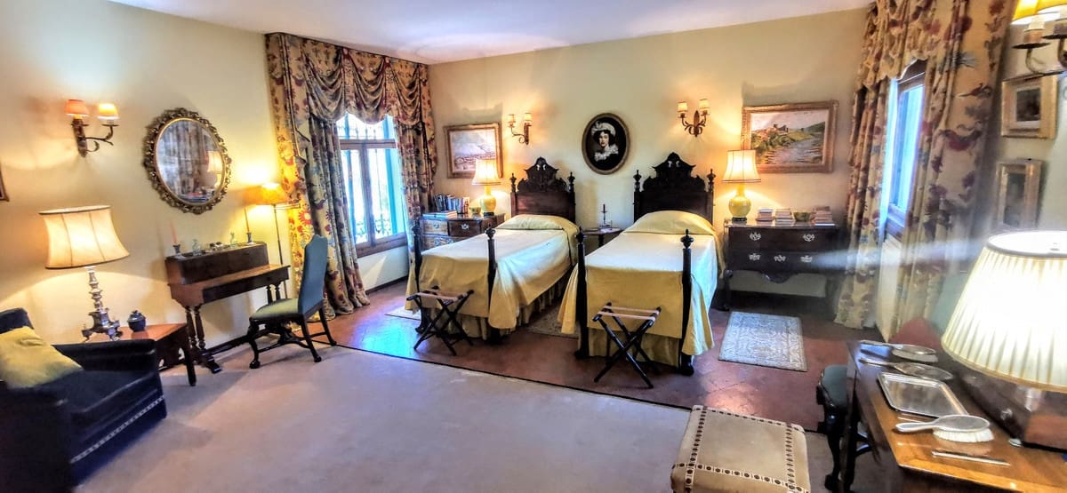 9 soverom Villa til salgs i Golden Mile med svømmebasseng garasje - € 10 500 000 (Ref: 8529540)