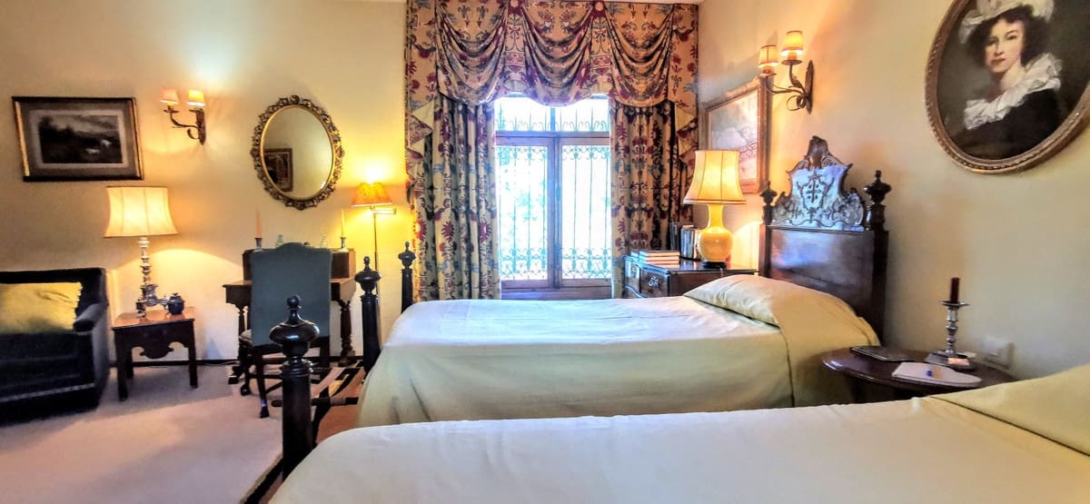 9 soverom Villa til salgs i Golden Mile med svømmebasseng garasje - € 10 500 000 (Ref: 8529540)