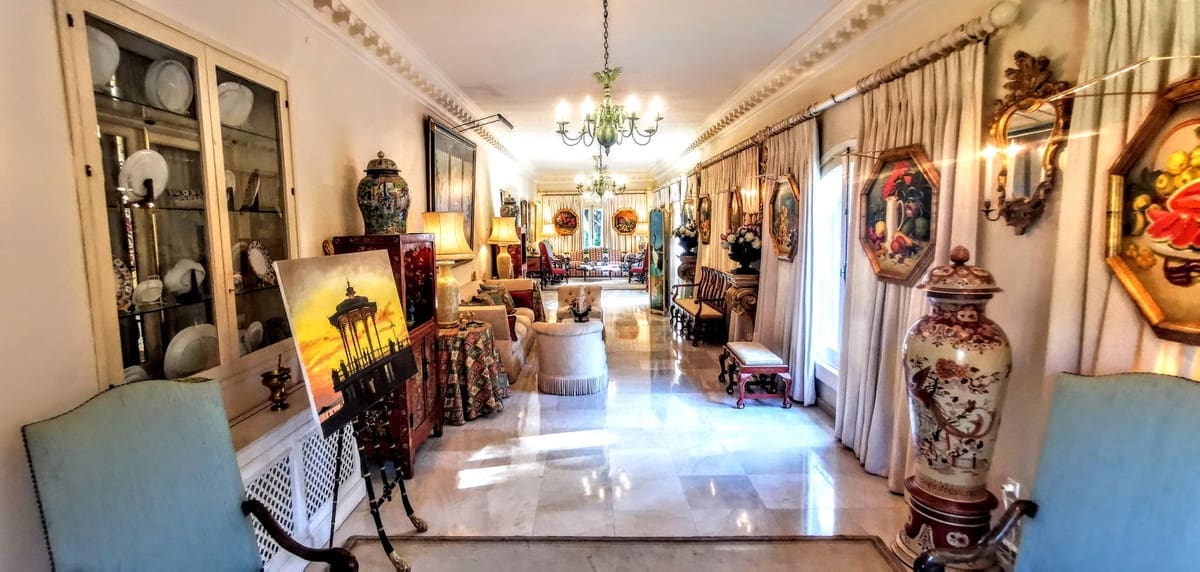 9 soverom Villa til salgs i Golden Mile med svømmebasseng garasje - € 10 500 000 (Ref: 8529540)