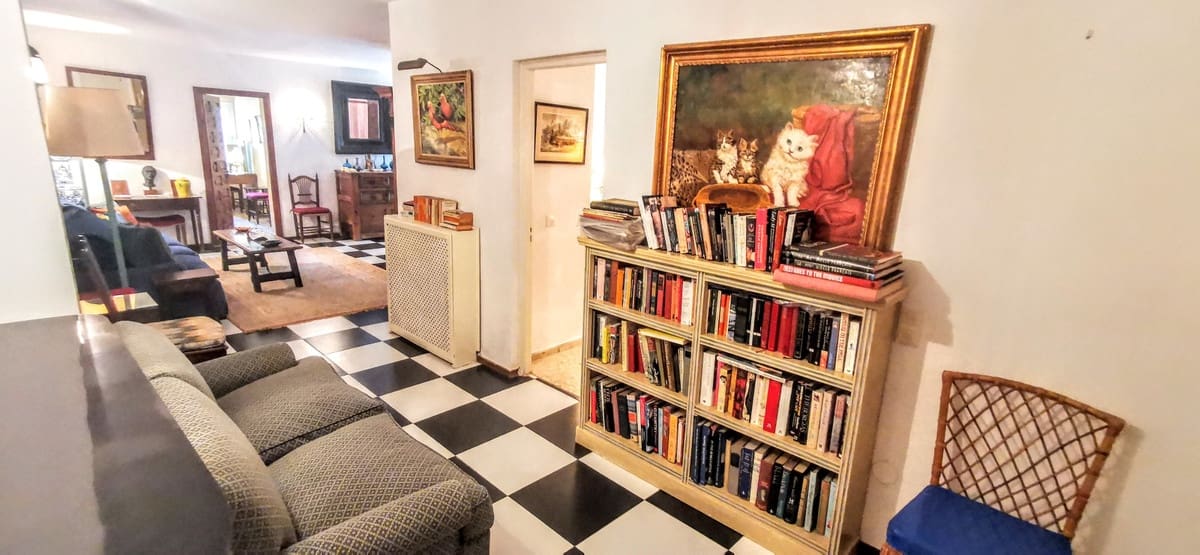 9 soverom Villa til salgs i Golden Mile med svømmebasseng garasje - € 10 500 000 (Ref: 8529540)